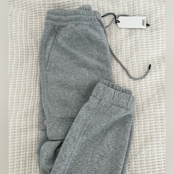 NWT unisex grey joggers - Picture 4 of 8